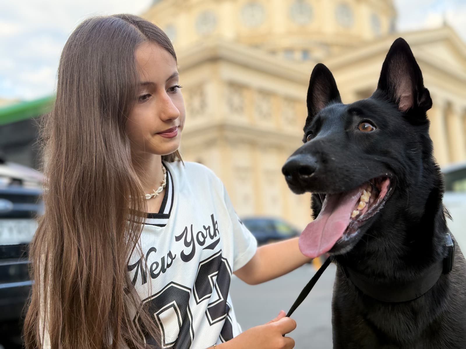 Handler și Malinois negru